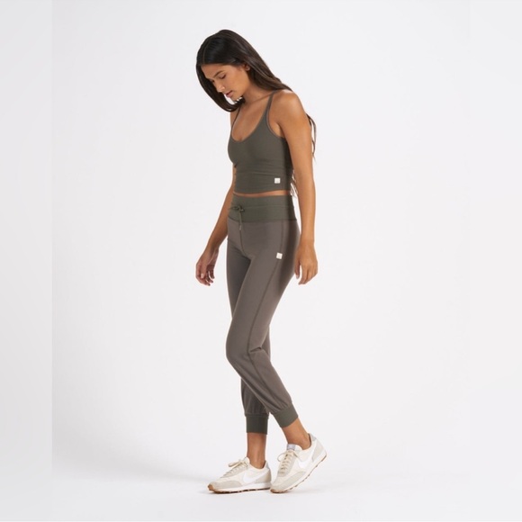 Vuori Rib Crop Tank - Picture 3 of 13